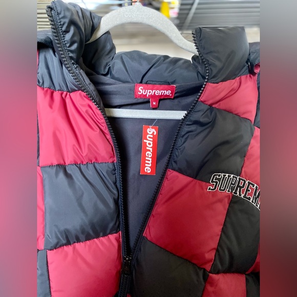 SUPREME Checkerboard Puffy Jacket Dark Red - Picture 2 of 7
